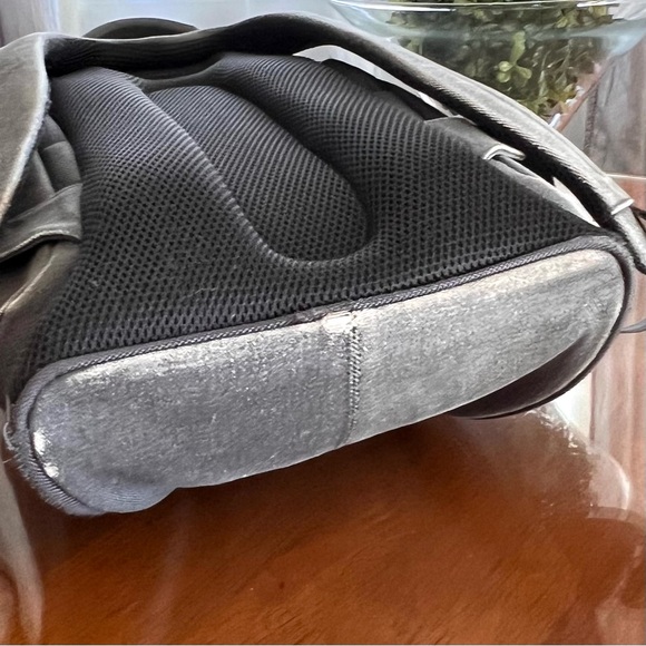 BOOQ Cobra Squeeze MacBook Backpack Gray Good Condition - Picture 8 of 16